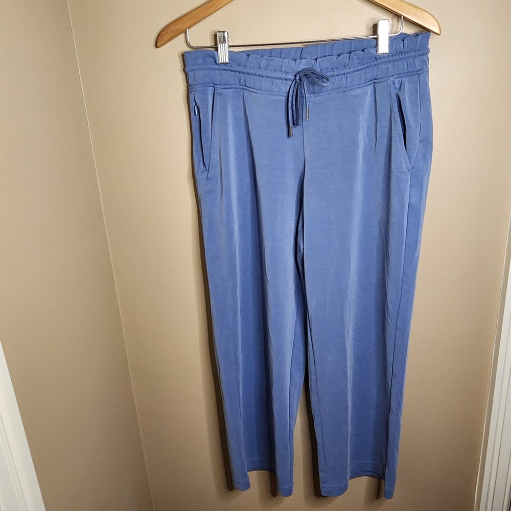 Athleta Seasoft Mid-Rise Straight Crop Pant Blue Medium 982929